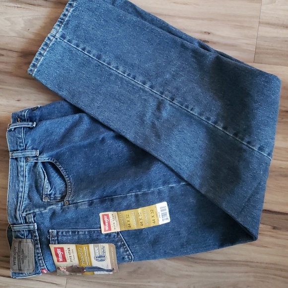 Wrangler Five star size 44x32 - Picture 2 of 4